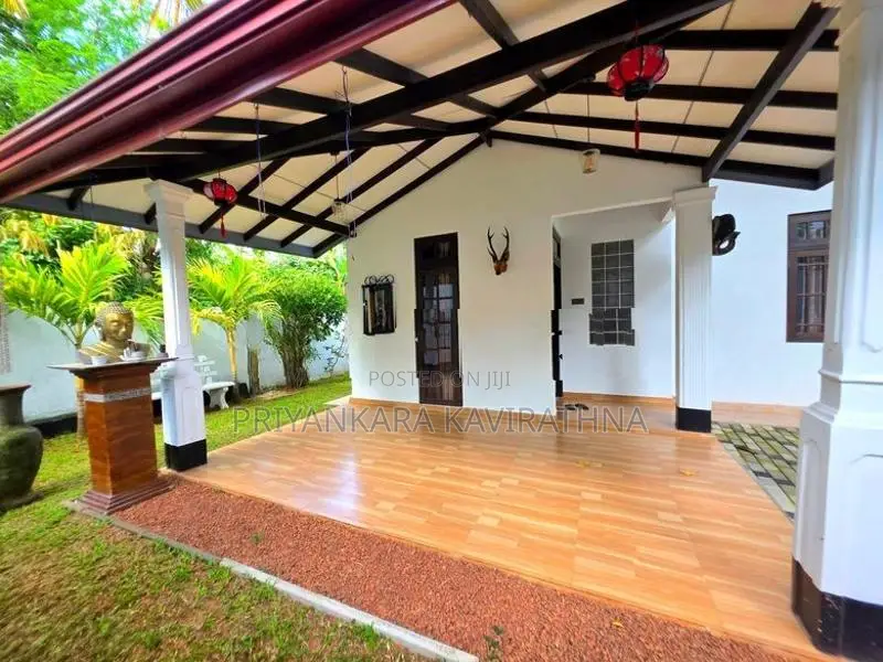 බන්ඩාරගම ටවුමට නුදුරු පර්චස් 12.5 ක අලංකාර නිවස විකිනීමට - මැදගම