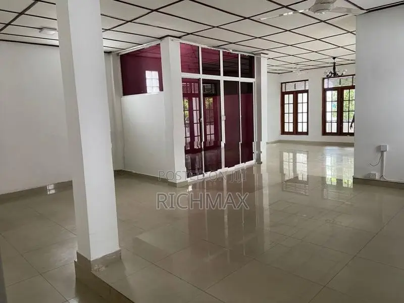 1st floor house for rent in Colombo 05