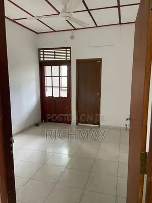 1st floor house for rent in Colombo 05