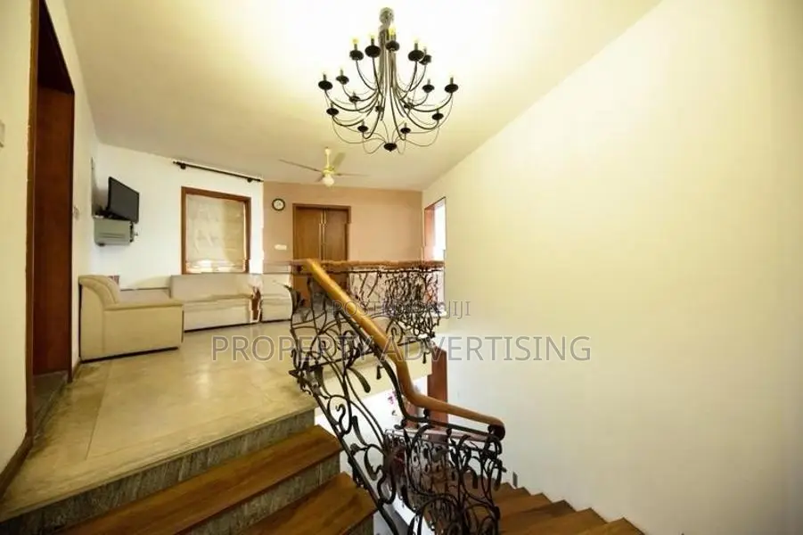 Nugegoda Luxurious house for Sale in prime location