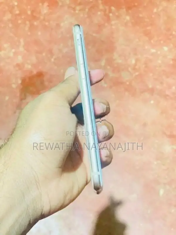 Apple iPhone 8 (Used)