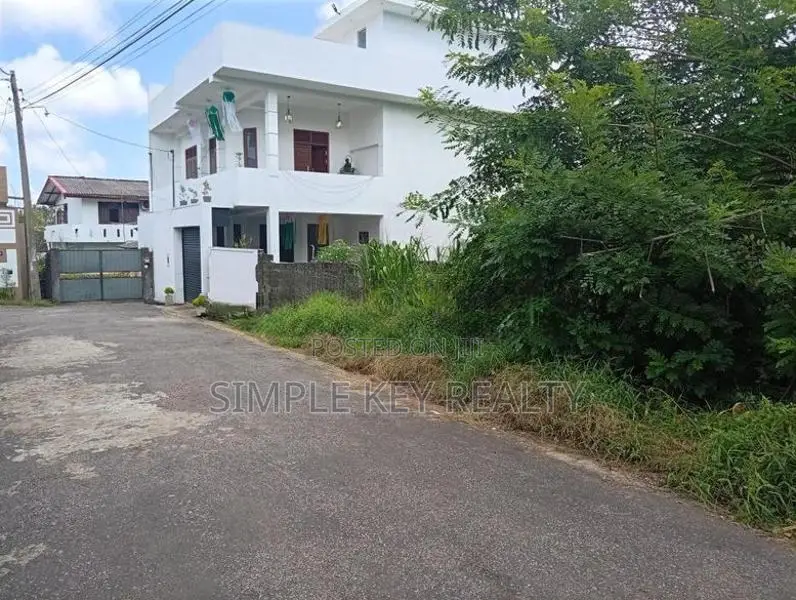 Kottawa 7.8 perched valuable land for sale