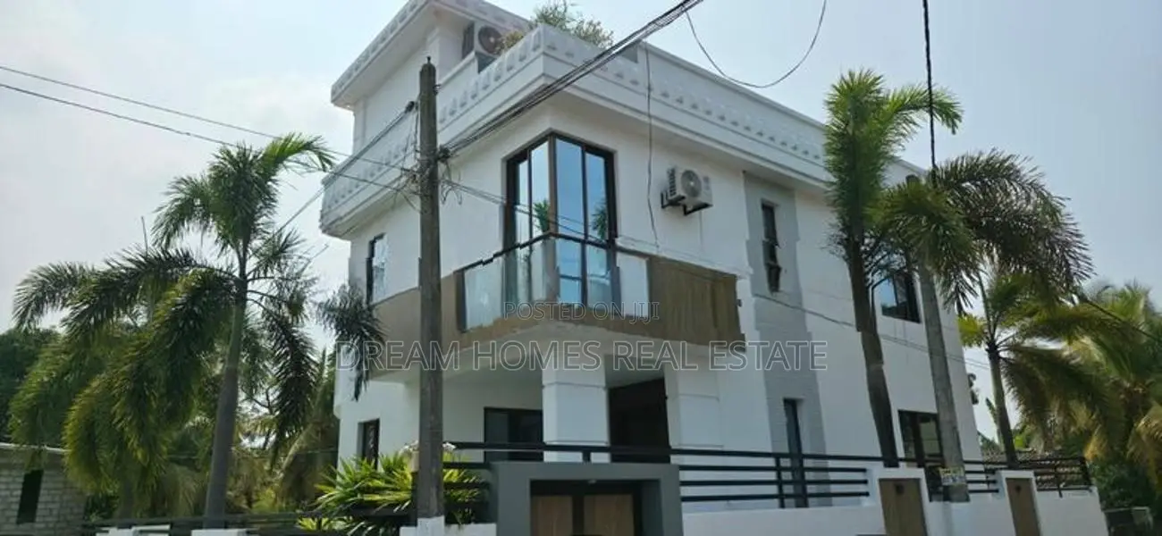 Modern 4-Storey Luxury Residence with Lift – Dehiwala