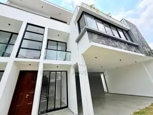 Battaramulla Thalahena 5 BR Luxury House For Sale