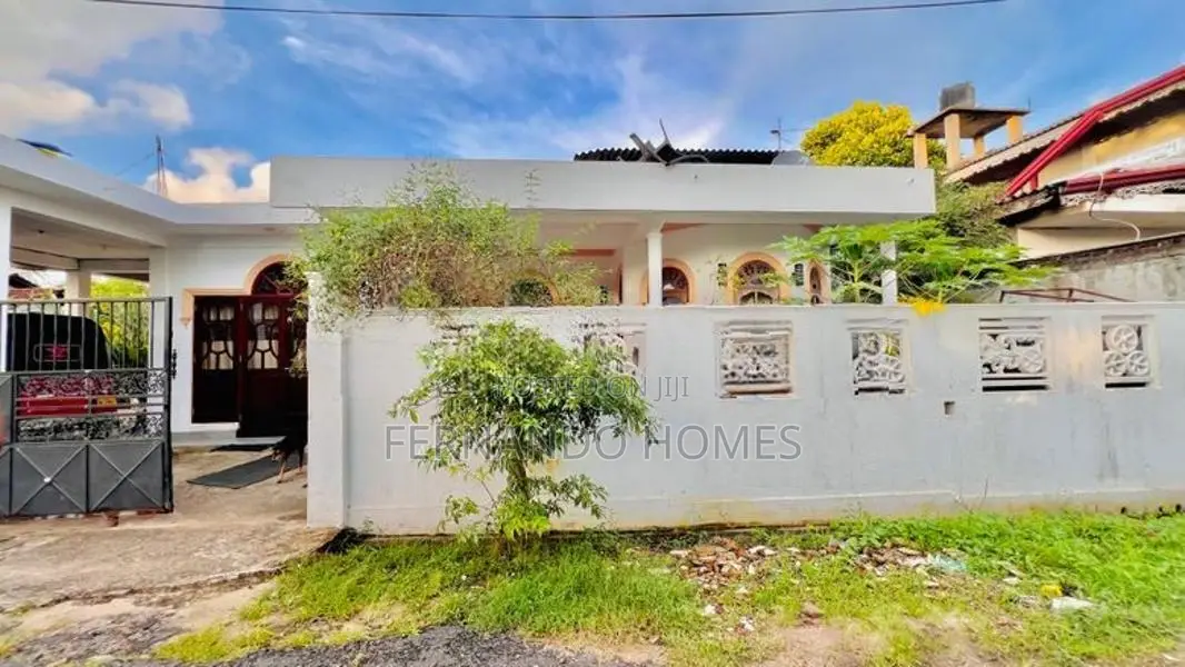 Three Bed Rooms Good House For Sale In Negombo