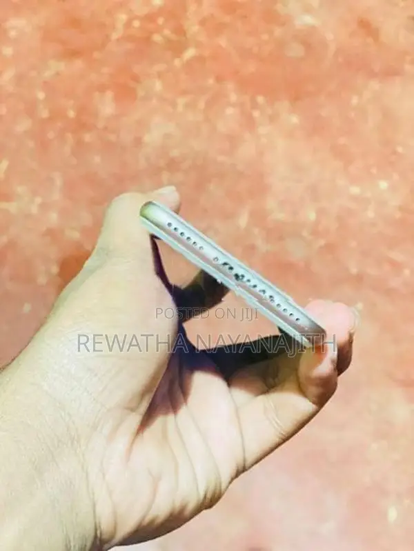Apple iPhone 8 (Used)