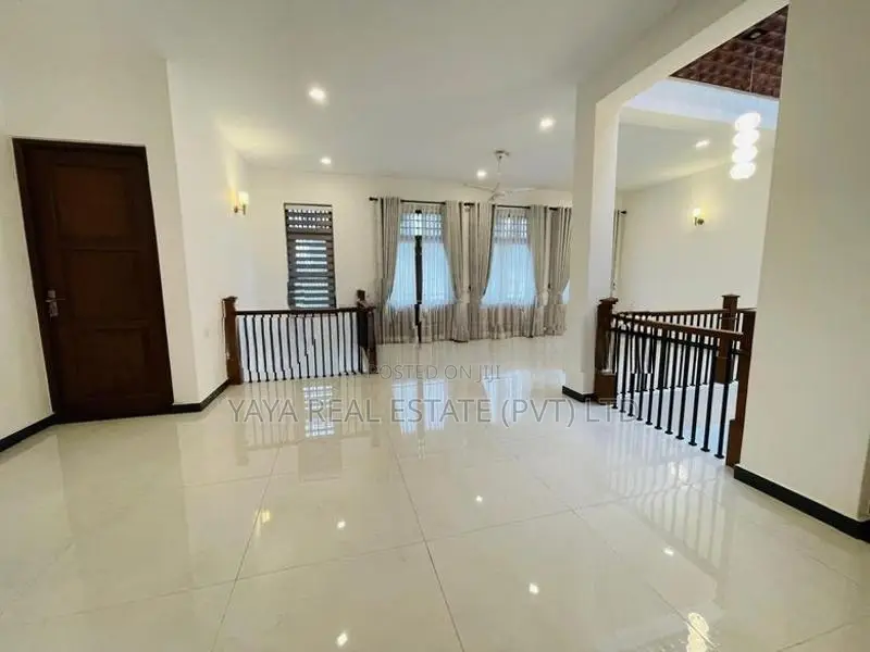 BRAND NEW LUXURY HOUSE FOR SALE IN TALAWATHUGODA