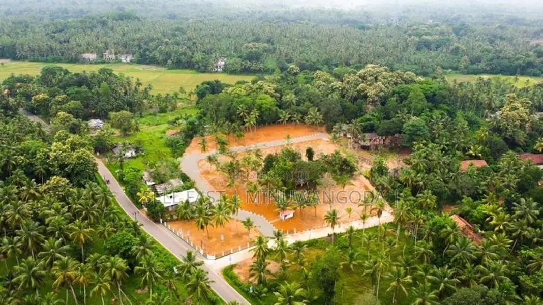 Land - Veyangoda