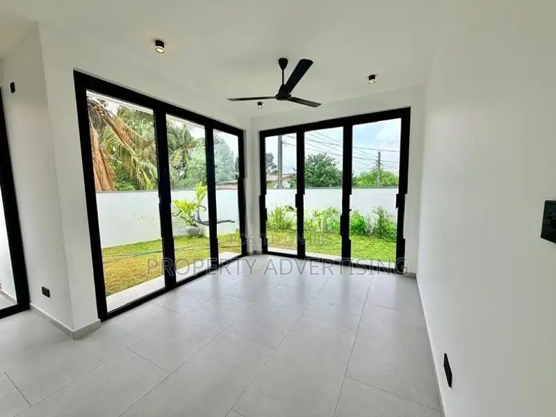 Battaramulla Thalahena 5 BR Luxury House For Sale