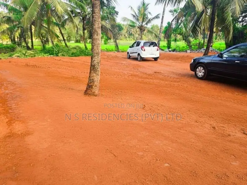 Land Sale in Aththanagalla K1 06/05