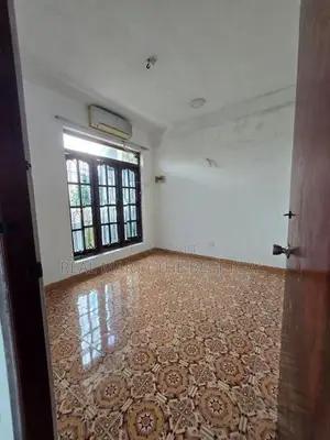 Colombo 09 : 3BR (3P) 3-Storey Modern House for Sale in Kolonnawa