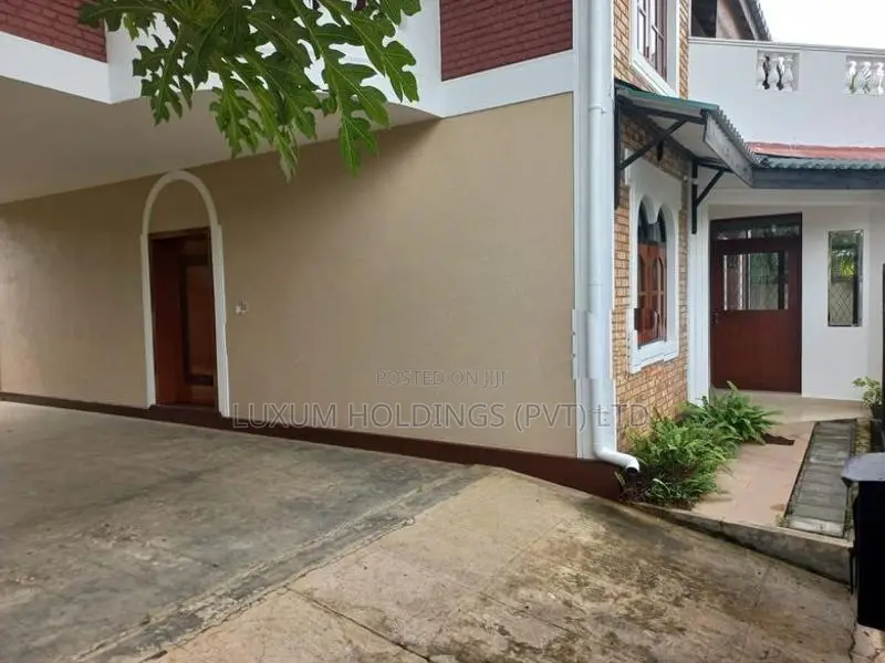 House For Rent Off The Parliament Battaramulla [ 2120C ]