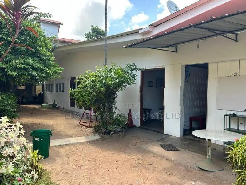 House For Rent in Maradana Road Colombo 10 [ 2226C ]