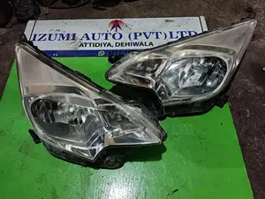Toyota Ractis 120 Headlight Set