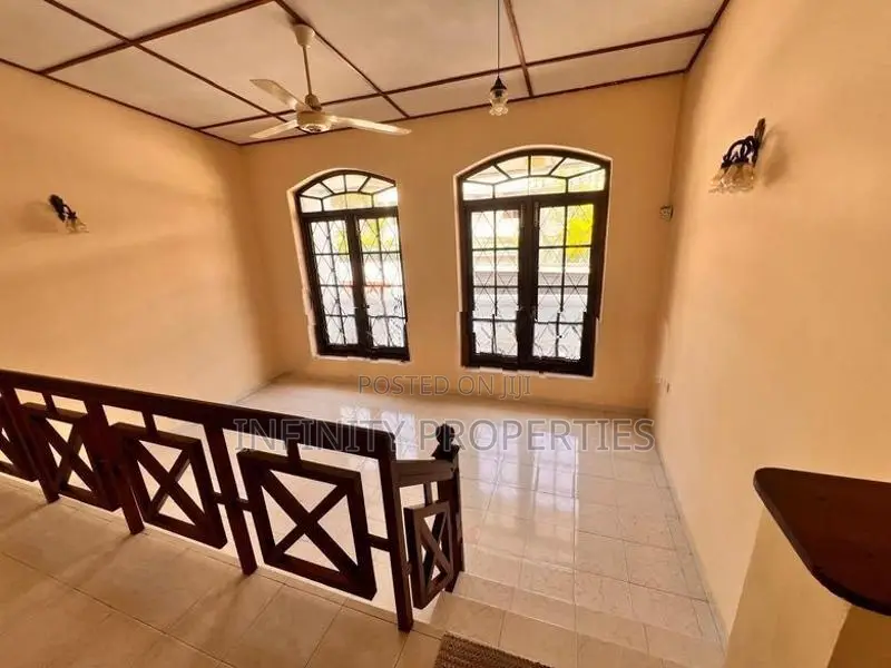 (AFA192) 03 Storey House with 25P Land Sale at Ethul Kotte