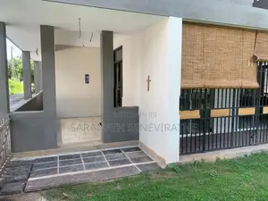 LUXURY HOUSE FOR SALE IN MORATUWA Bordering Bolgoda River Reservation