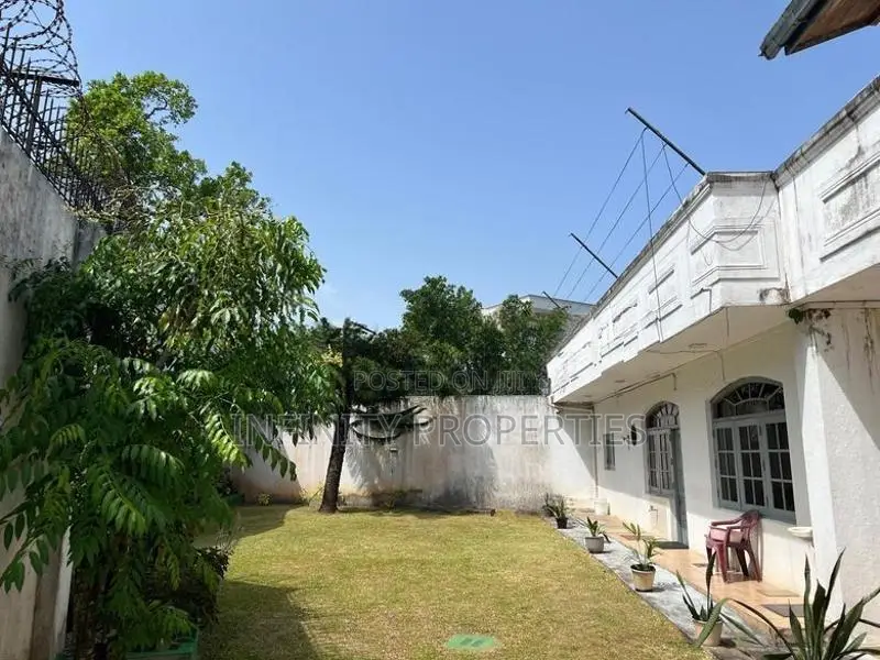 (AFA192) 03 Storey House with 25P Land Sale at Ethul Kotte