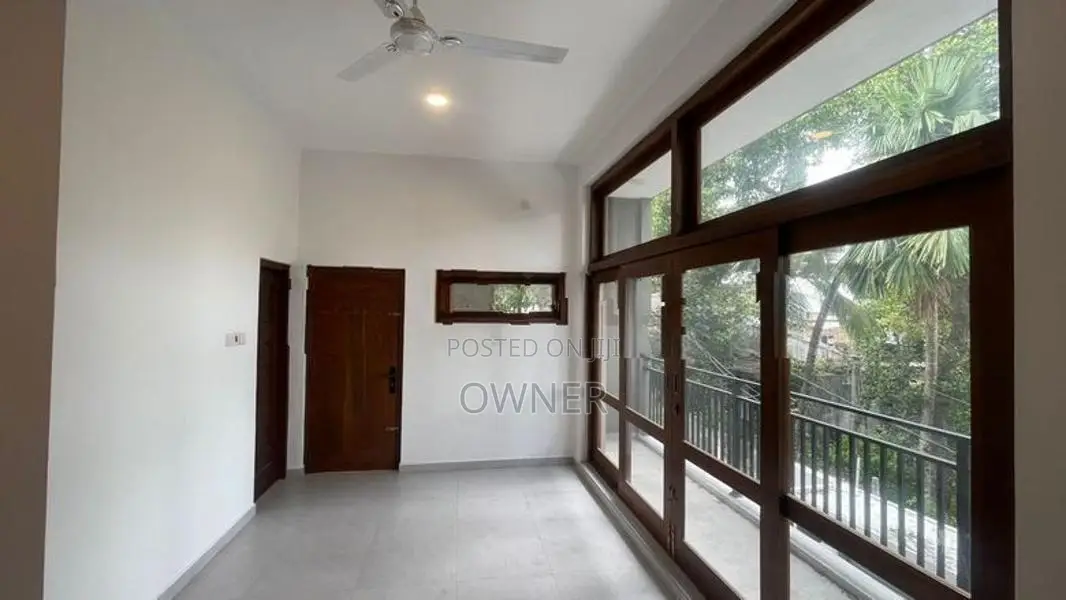 2 Unit 3 Story House for Sale in Kalubowila Dehiwala