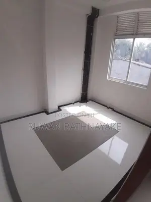 Upstairs House for Rent in Raththanapitiya