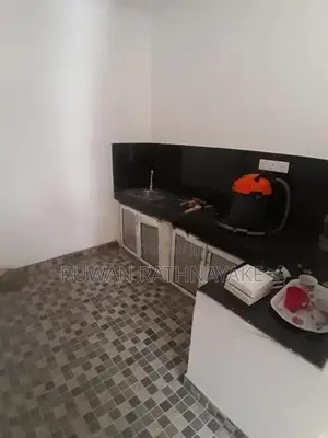 Upstairs House for Rent in Raththanapitiya