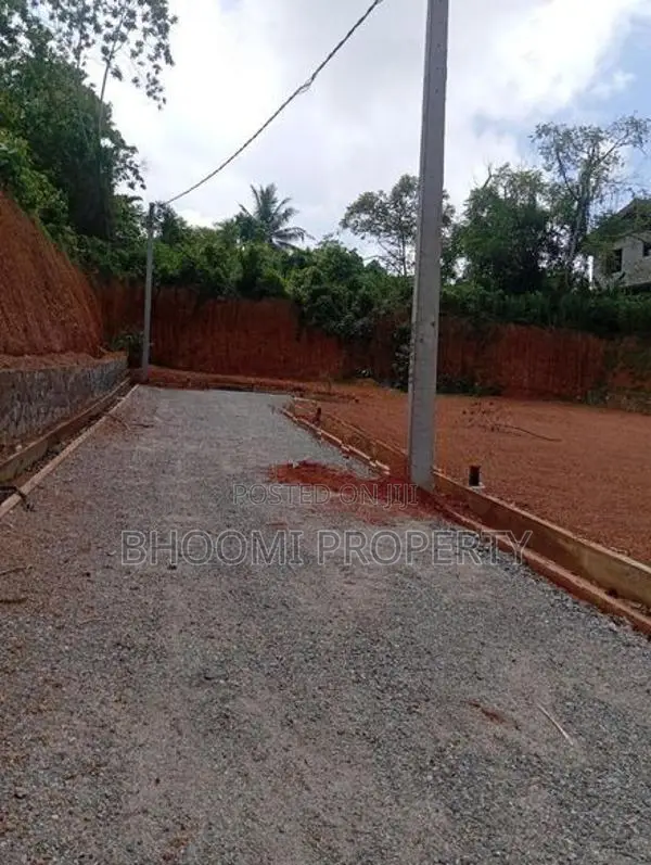 Piliyandala Dampe Land for Sale Near Lake View D