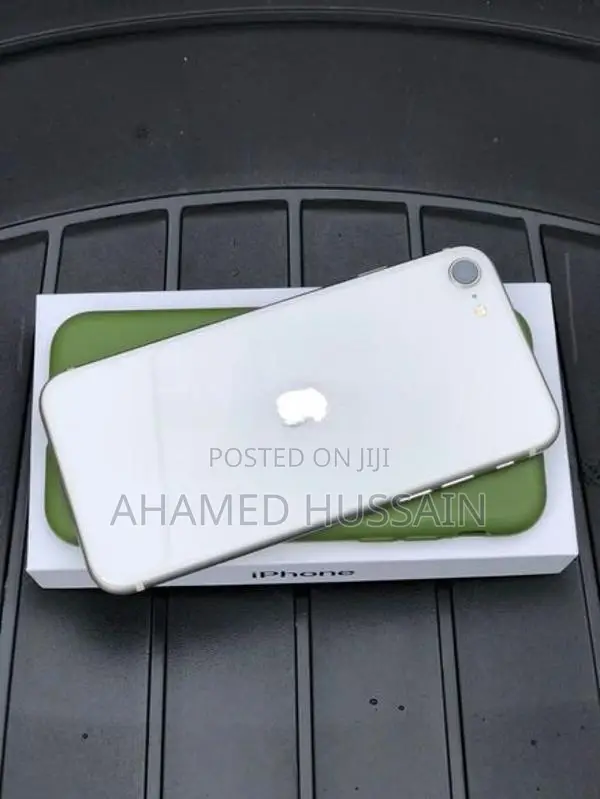 Apple iPhone SE 3 Starlight 128GB (Used)