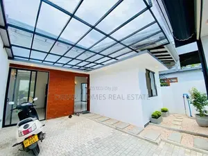 Newly Built House in Gated Community – Athurugiriya