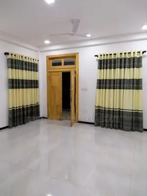 Spacious 20 Perch 2-Storey House for Sale in Moratuwahena Road