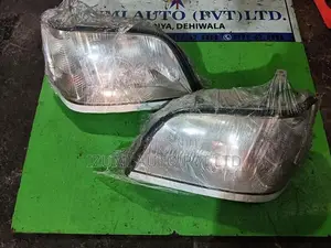 Toyota Crown 171 Head Light Set
