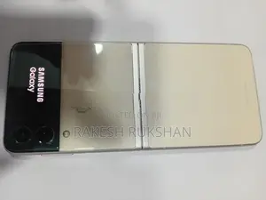 Samsung Galaxy Z Flip3 (Used)