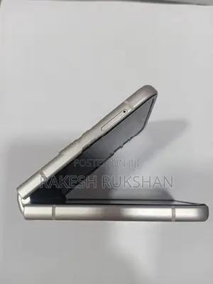 Samsung Galaxy Z Flip3 (Used)