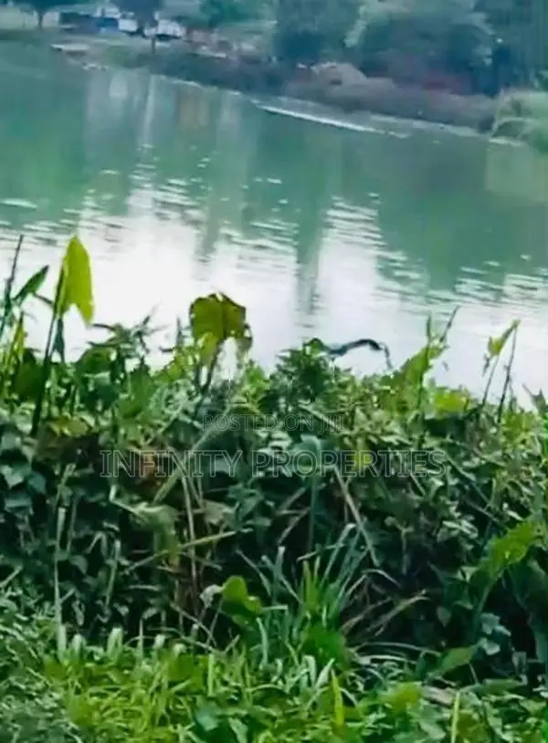 (AFA215) 40.5P Bare Land Sale Facing Lake Koswatha Battramulla