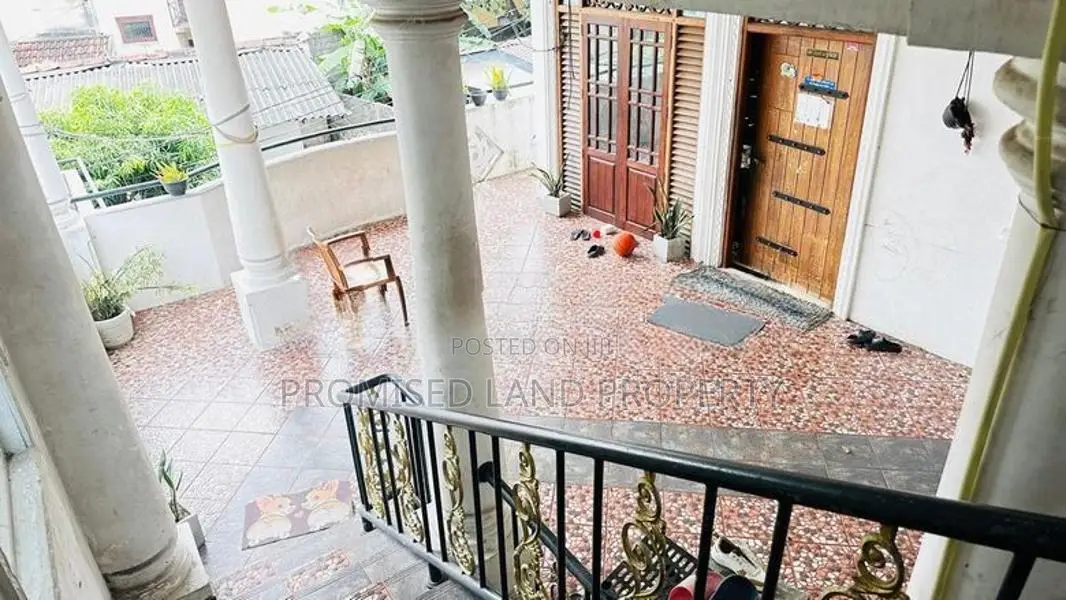 Katubedda Juction House for Sale