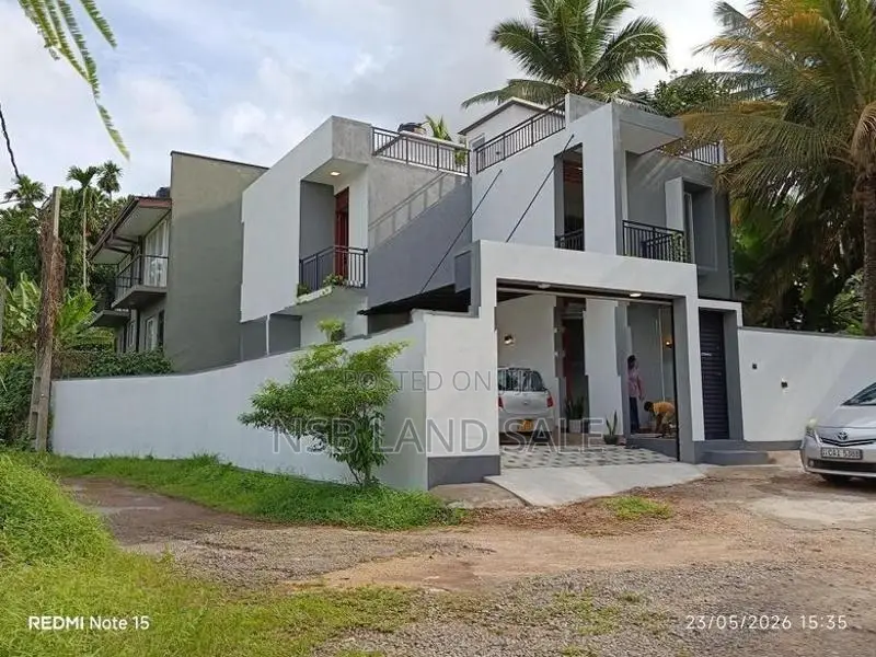 BRAD NEW TWO STORY 03 BEDROOM HOUSE FOR SALE