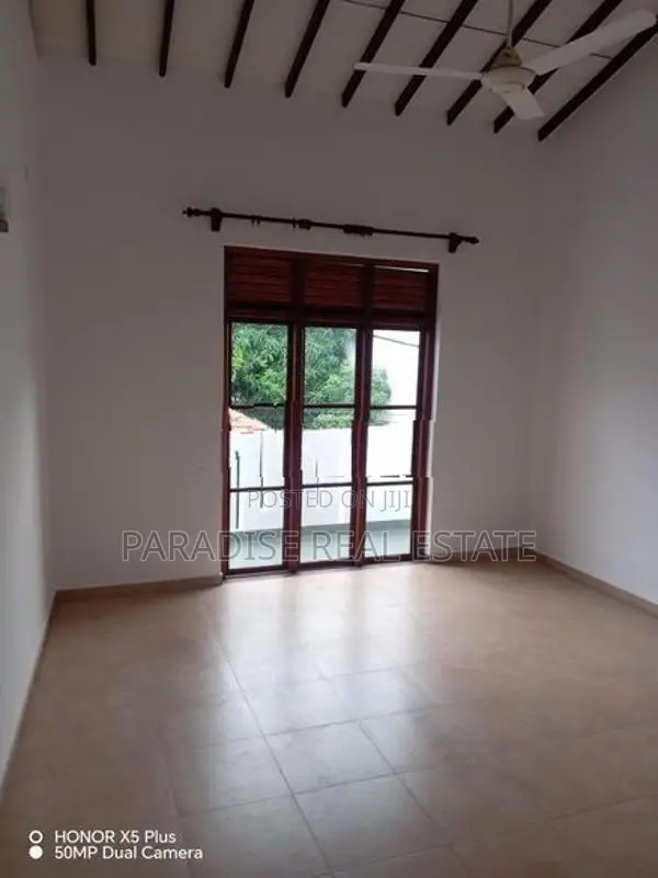1 St Floor House for Rent in Nugegoda