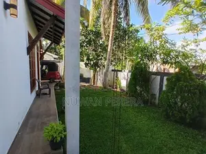 Piliyandala 2 Vehicles Parking Newly Build House for Sale