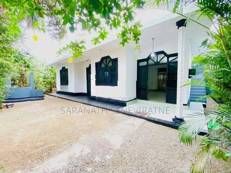 House With 1st Floor Slab Kaduwela Bomiriya