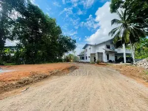 යක්කල නගරයට නුදුරින් වටිනා ඉඩමක් විකිණීමට