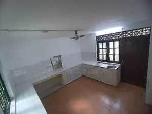 3 Storey Building for Rent in Colombo 4 - EC172