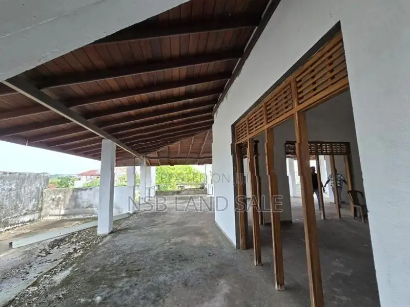 THREE STORY VALUABLE HOUSE FOR SALE IN TALAWATHUGODA