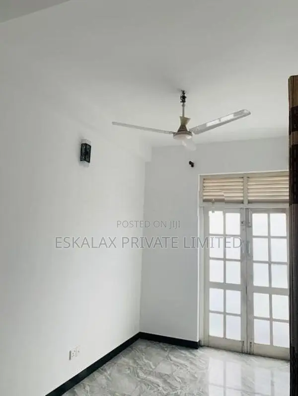 Prime Commercial Building for Sale in Baththaramulla, Koswatta - EC165