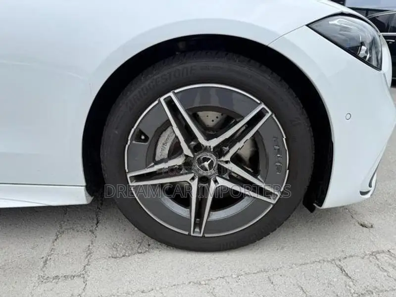Mercedes Benz C200 AMGLine 2025
