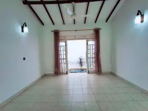 House in Boralesgamuwa - 400 meters to Junction