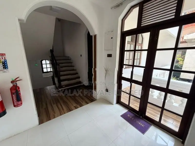 3 Storey Building for Rent in Colombo - EC186