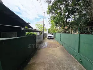 30P Land with Old House for Sale in Pita Kotte
