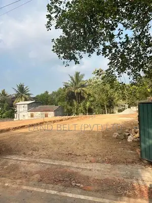 Makubura Land for Sale