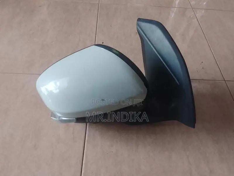 Toyota raize mirror