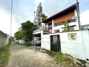 House in Boralesgamuwa For Sale - Walking Distance to Maharagama Lake