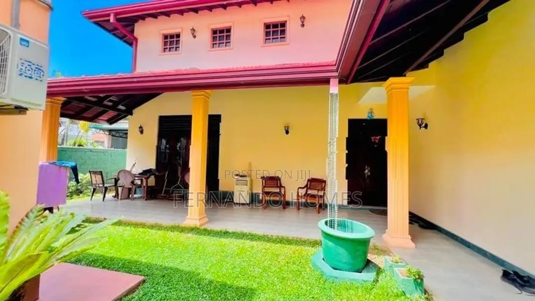 Negombo Hospital Walking Distance 18P Land Upstairs House Sale