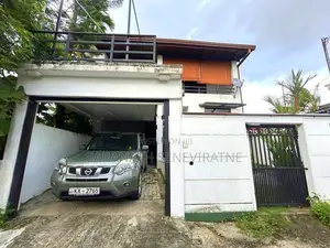 House in Boralesgamuwa For Sale - Walking Distance to Maharagama Lake